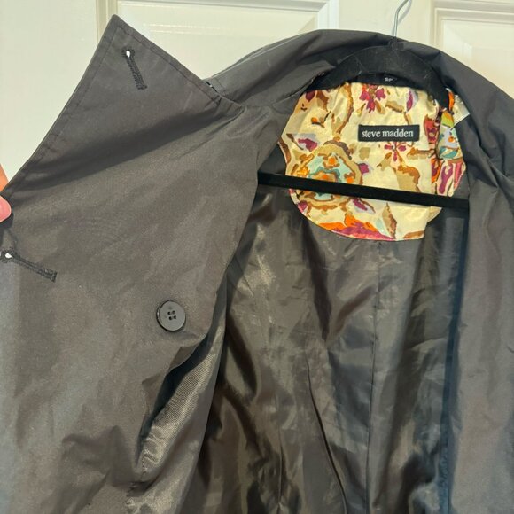 Black Steve Madden Light Weight Tiered Jacket - Size Small - Picture 3 of 6